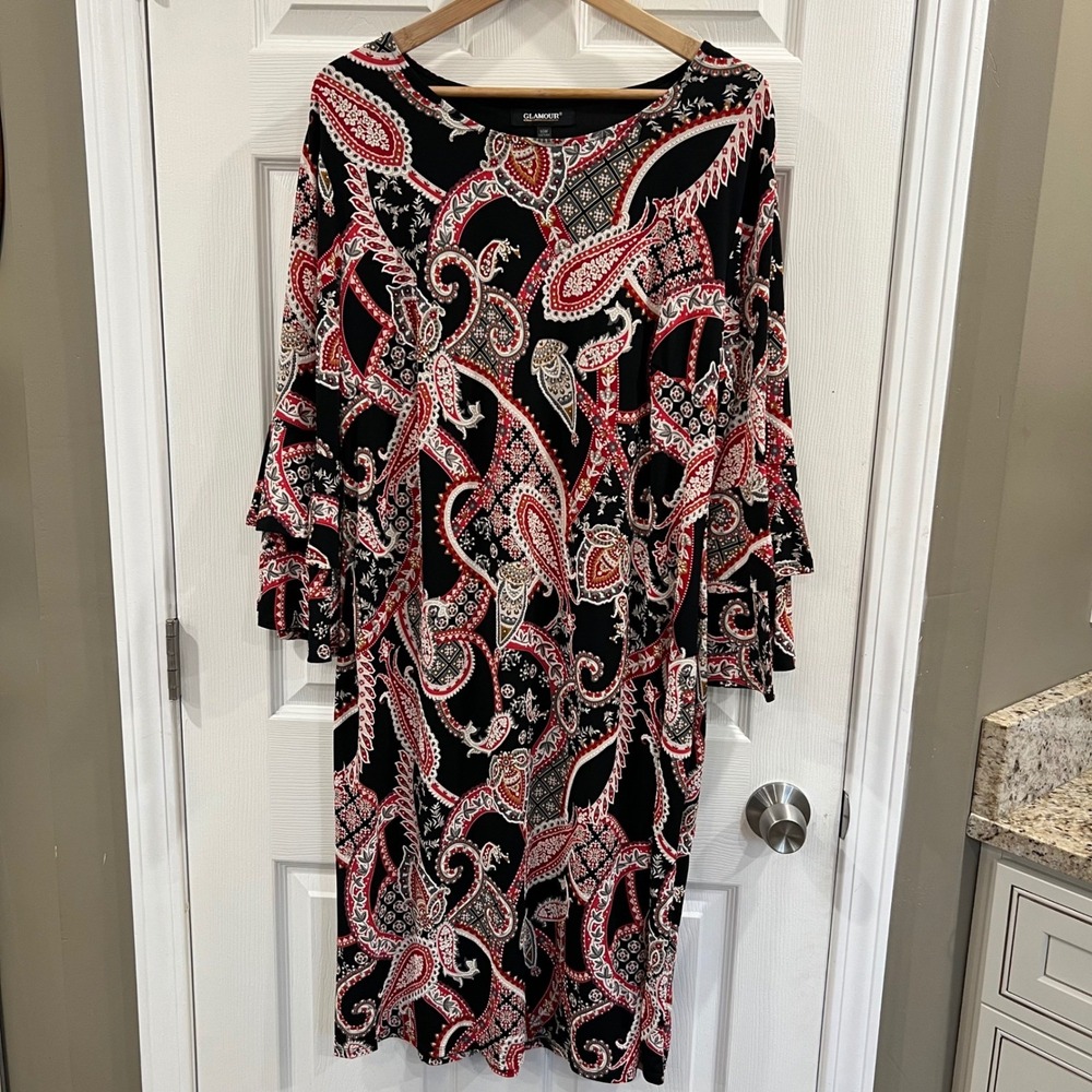 Glamour Paisley Bell Sleeve‎ Shift Dress Womens 14W Red Black White Tiered Cuff